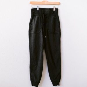 Lululemon Comfy As Sweat in Heathered Black